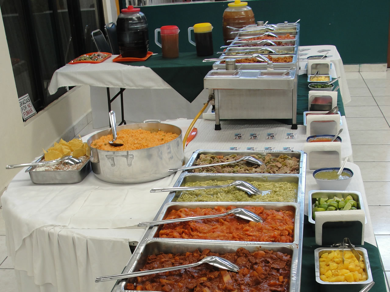 Banquetes, taquizas y renta de mesas y sillas para fiestas, amistad 145  Col. Campestre Aragón, CDMX